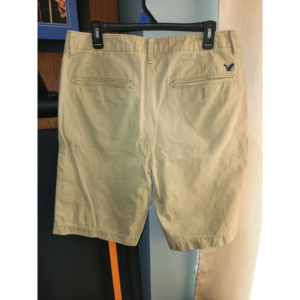 Men's American Eagle Outfitters Khaki Shorts - Longboard - Size 32